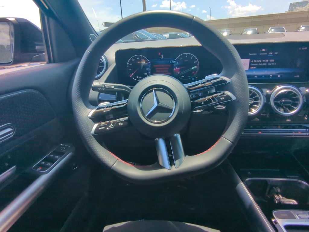 2025 Mercedes Benz GLA photo 3
