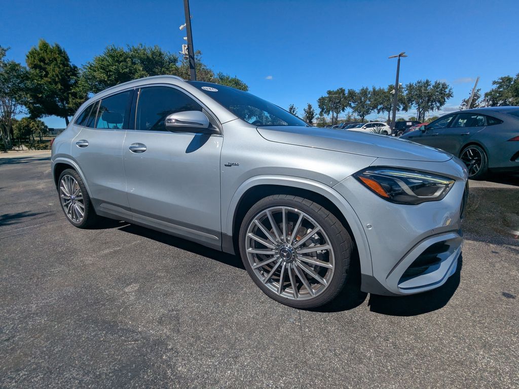 2024 Mercedes-Benz GLA GLA35 AMG's photo