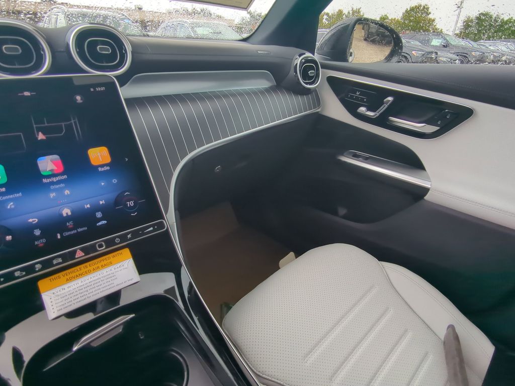2026 Mercedes Benz GLC 350e 4MATIC photo 4