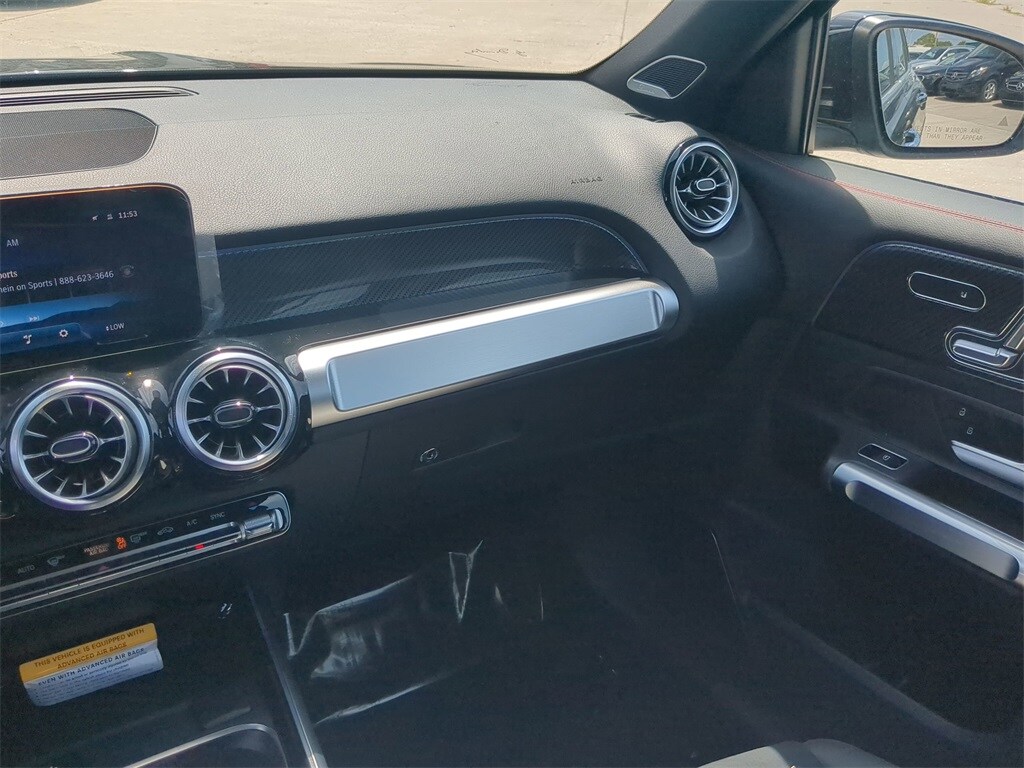 2024 Mercedes Benz GLB 35 AMG photo 4