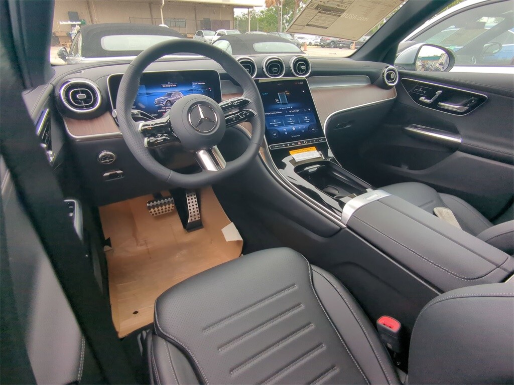 2025 Mercedes Benz GLC 350e 4MATIC photo 2