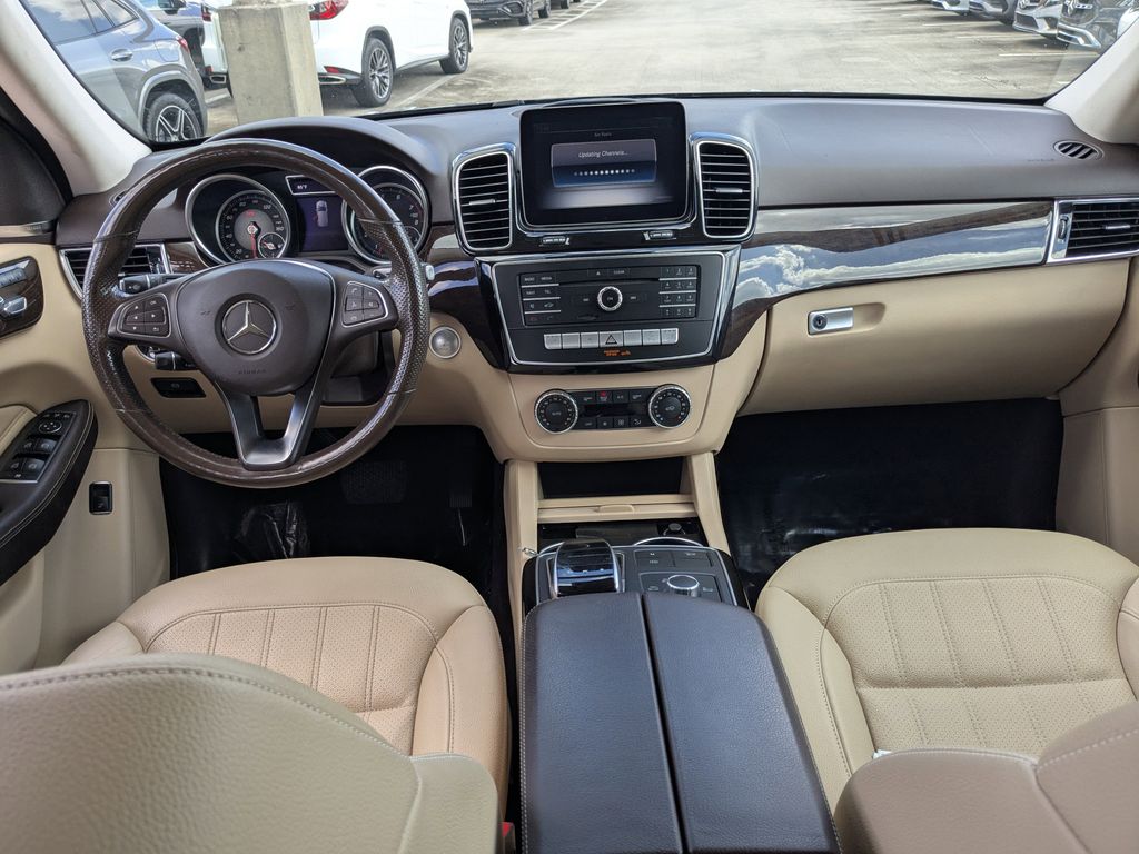 2018 Mercedes Benz GLE 4MATIC photo 2
