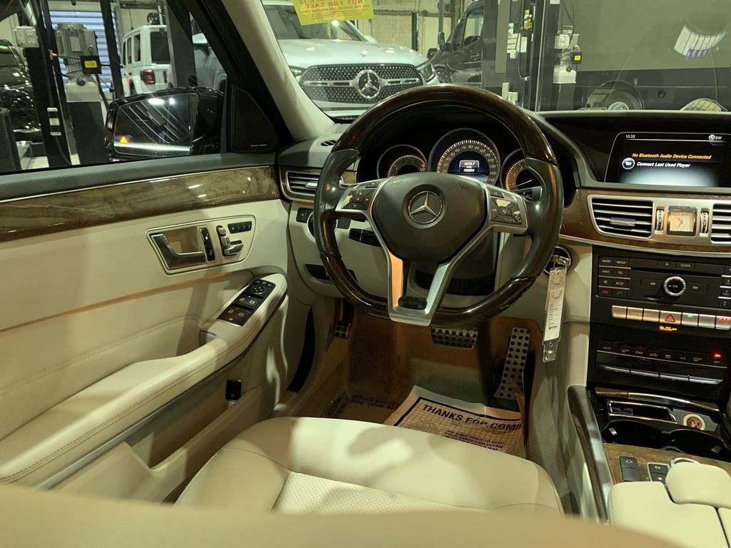 2016 Mercedes Benz E 350 Sedan photo 2