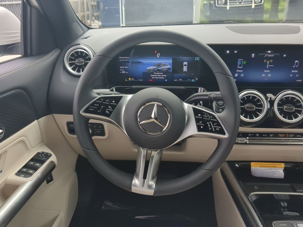 2025 Mercedes Benz GLA 250 photo 3