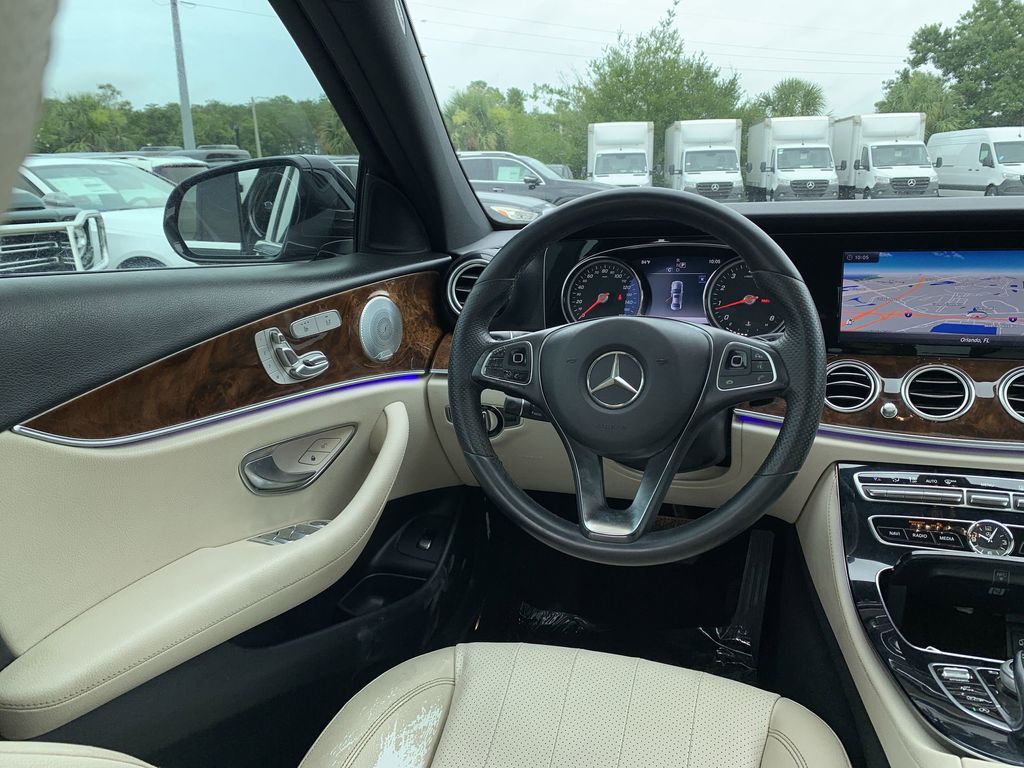 2018 Mercedes Benz E 400 photo 3