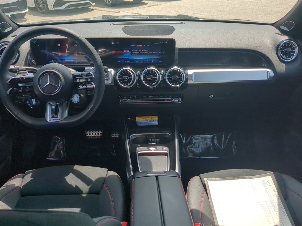 2024 Mercedes Benz GLB 35 AMG photo 2