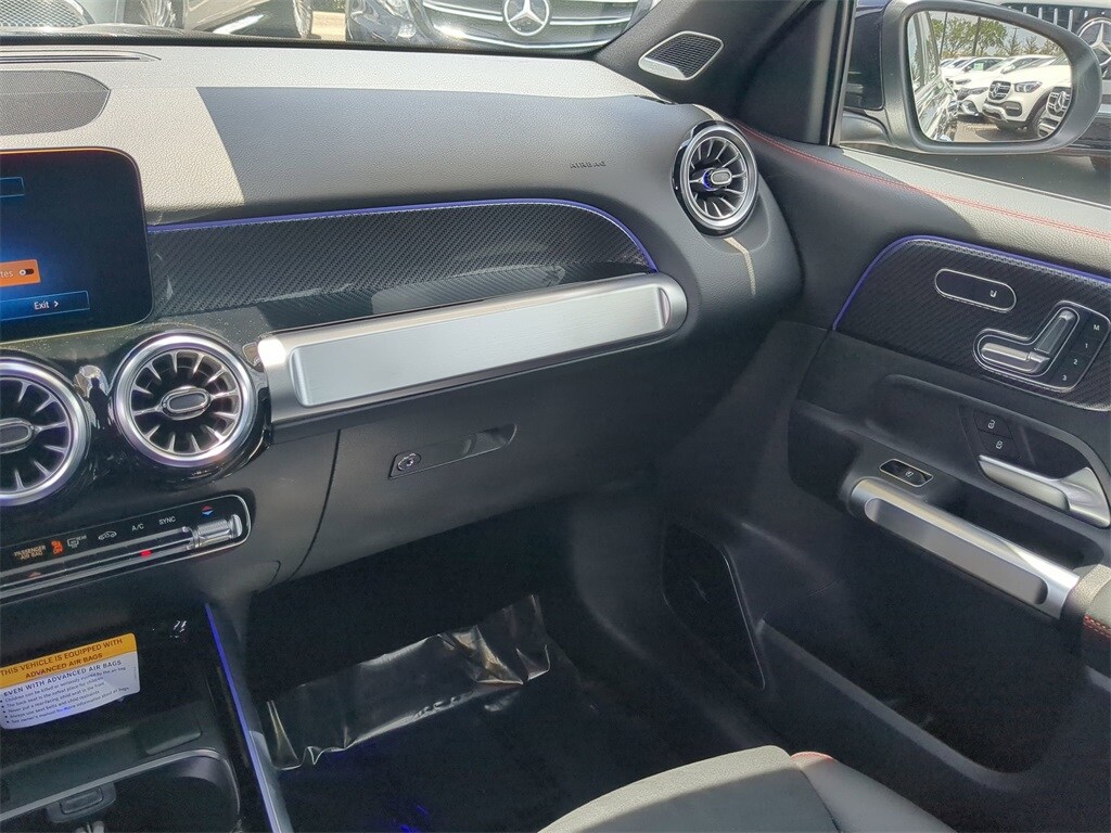 2024 Mercedes Benz GLB 35 AMG photo 4