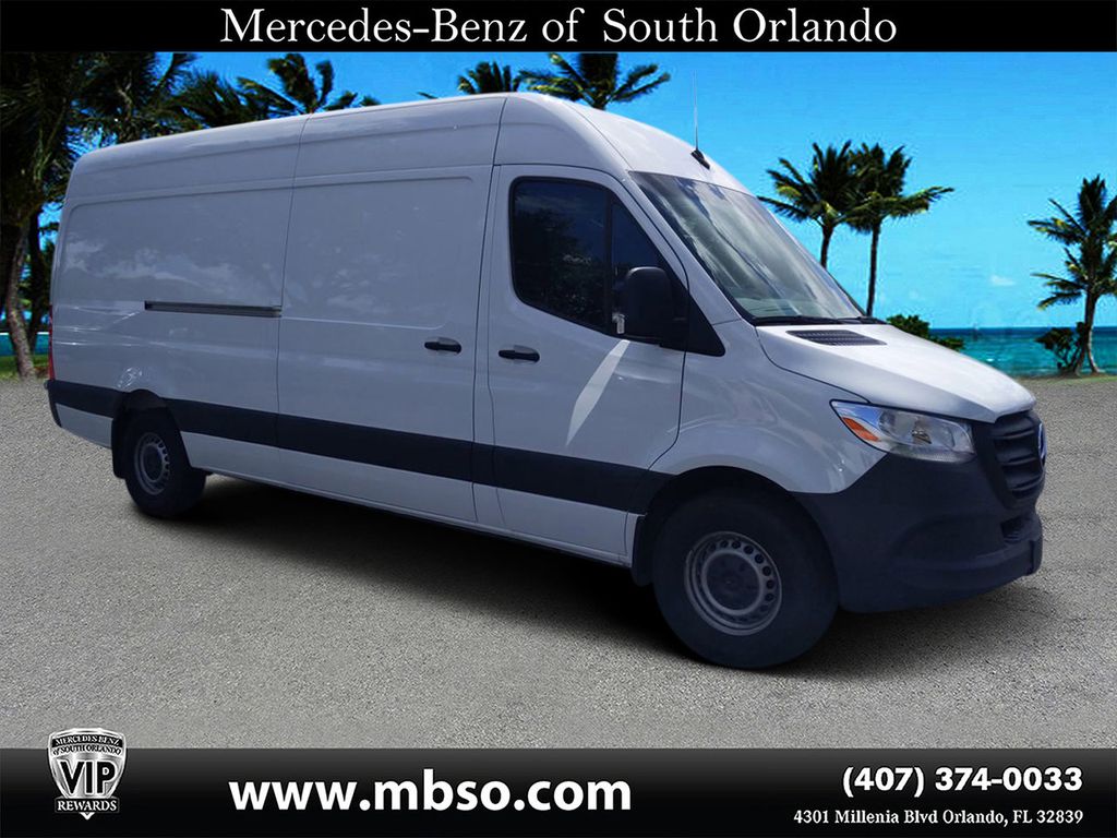 2022 Mercedes-Benz Sprinter 2500 Gas 170 WB High Roof's photo
