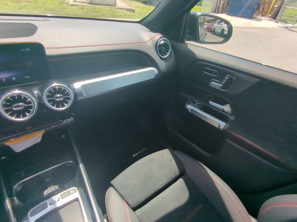 2024 Mercedes Benz EQB 300 4MATIC photo 4