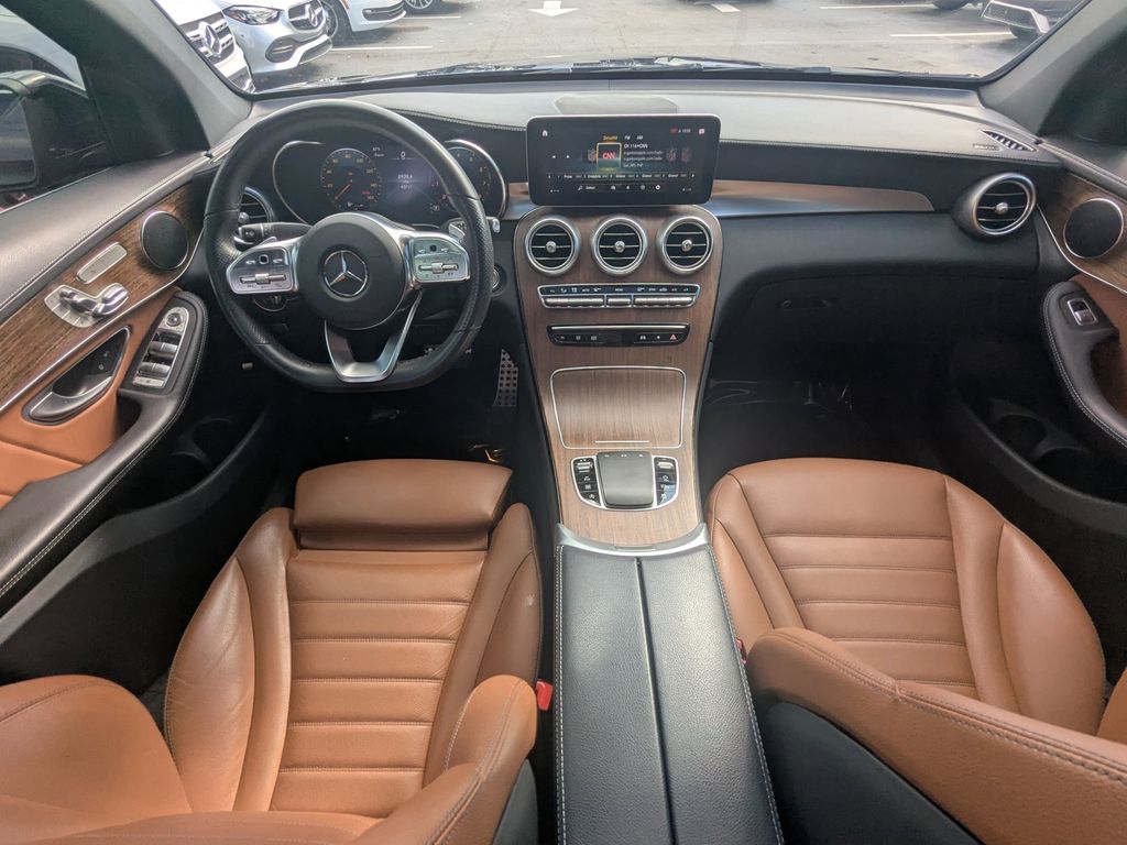 2022 Mercedes Benz GLC 300 4MATIC photo 2
