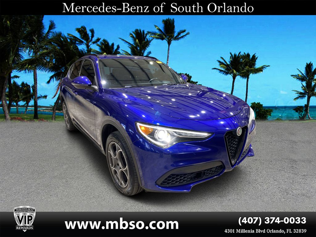 2022 Alfa Romeo Stelvio Base's photo