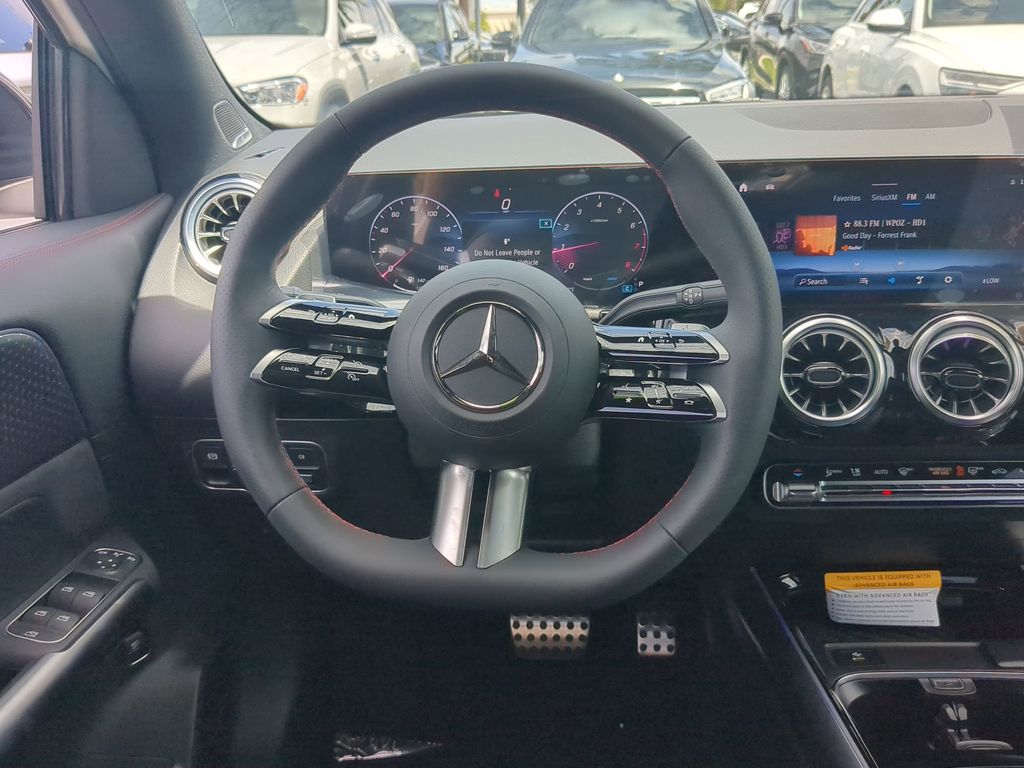 2025 Mercedes Benz GLA 250 4MATIC photo 3