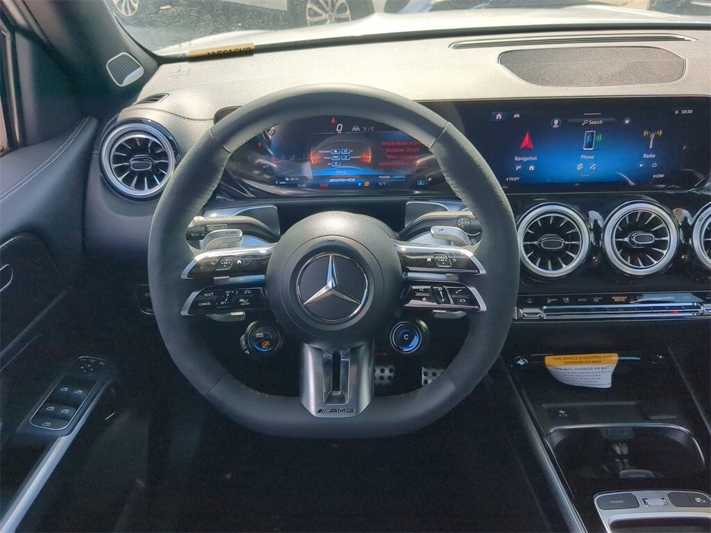 2024 Mercedes Benz GLB 35 AMG photo 3