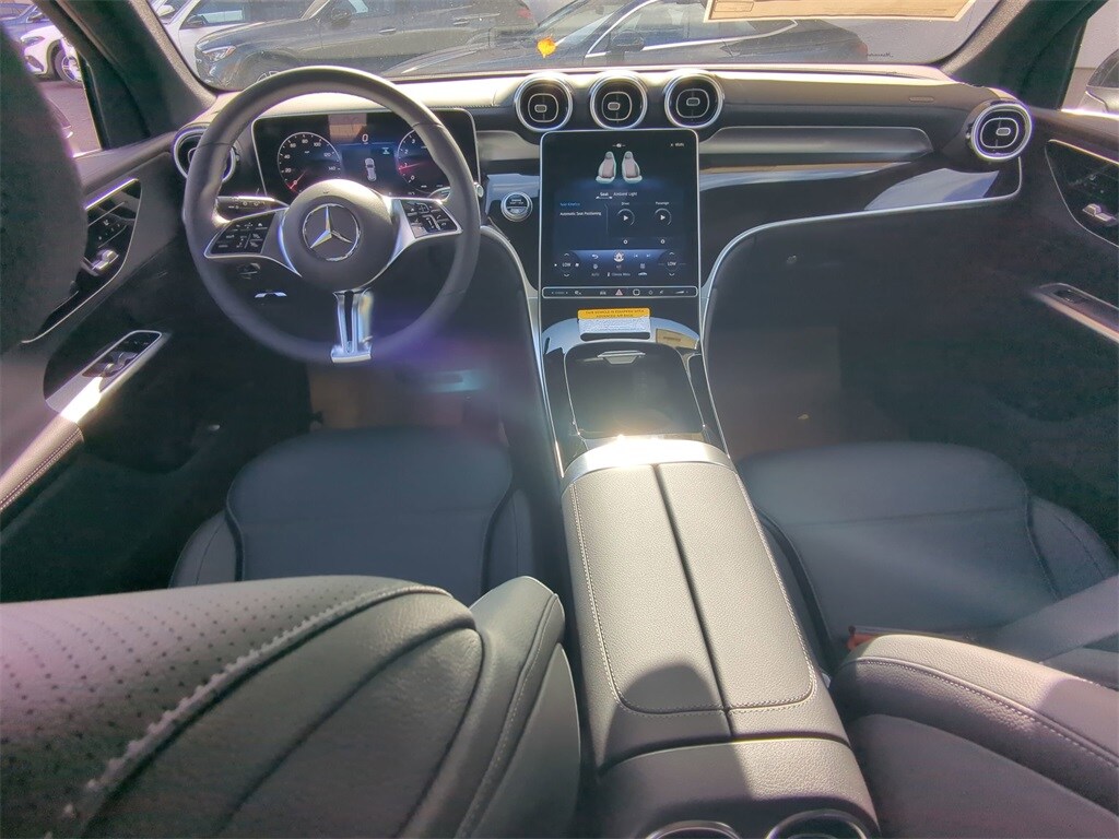 2025 Mercedes Benz GLC 4MATIC photo 2