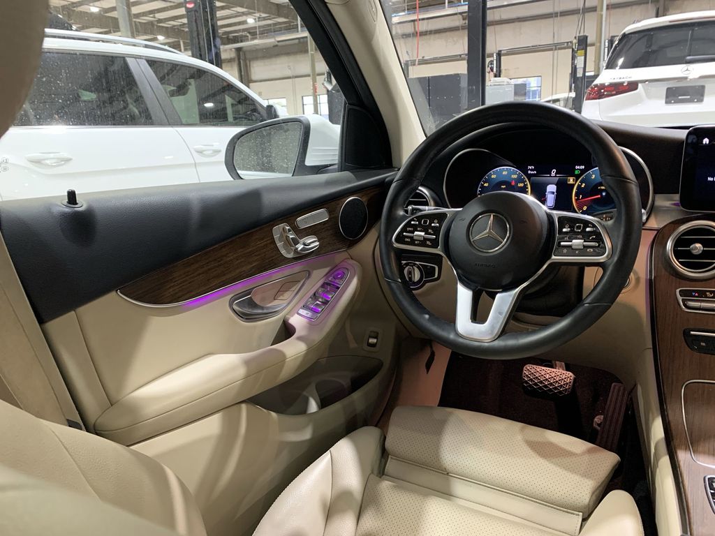 2022 Mercedes Benz GLC 300 4MATIC photo 3