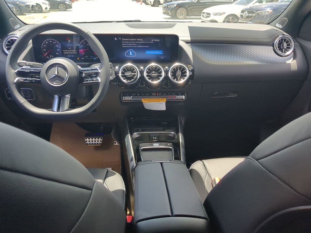 2025 Mercedes Benz GLA 250 photo 2