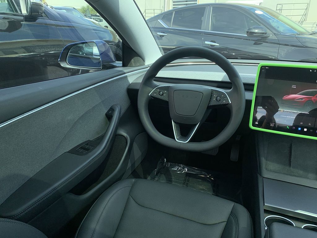 2025 Tesla Model 3 Long Range photo 3