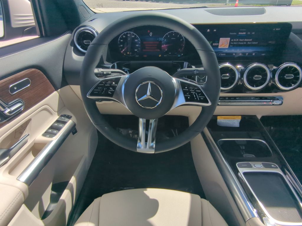2026 Mercedes Benz GLA 250 4MATIC photo 2