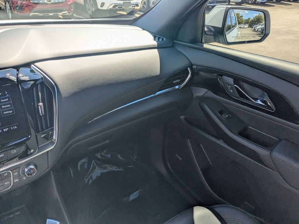 2023 Chevrolet Traverse RS photo 3
