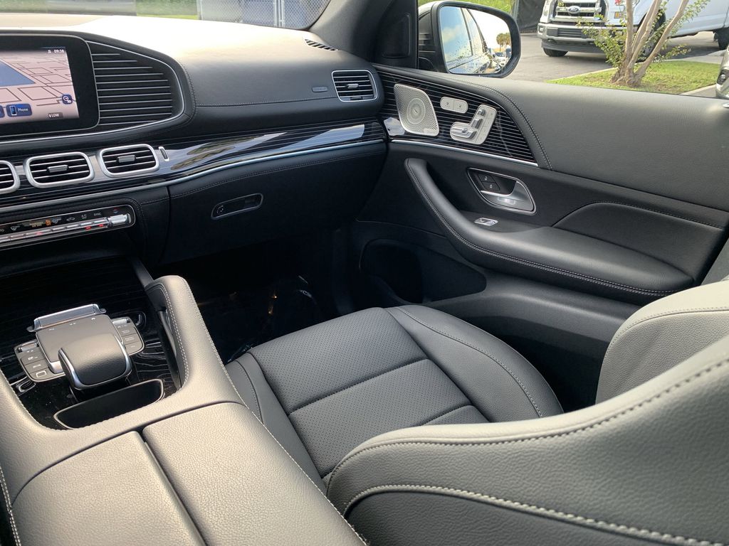 2025 Mercedes Benz GLE 450 4MATIC photo 4