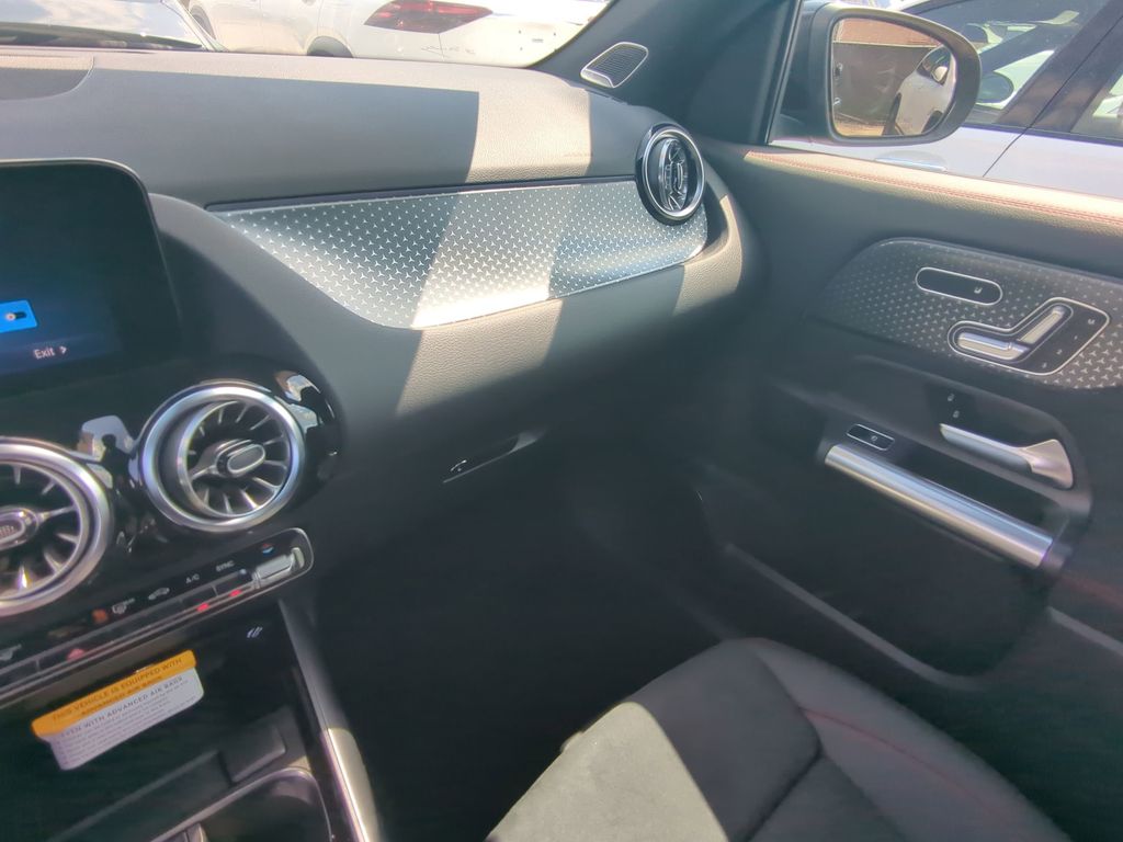 2026 Mercedes Benz GLA 35 AMG photo 2