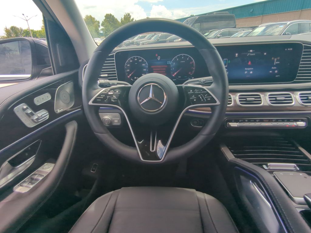 2025 Mercedes Benz GLE 450 4MATIC photo 3