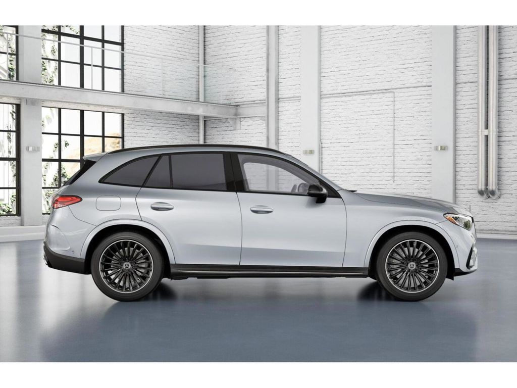 2026 Mercedes Benz GLC 300 4MATIC photo 2