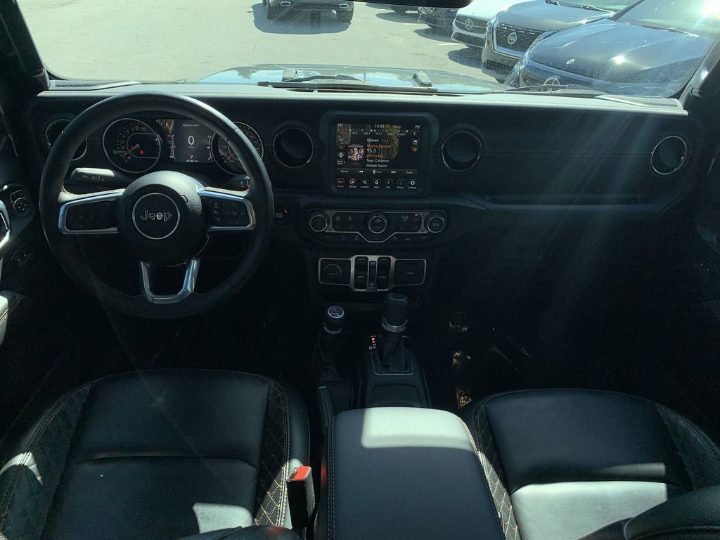 2021 Jeep Gladiator Overland photo 2