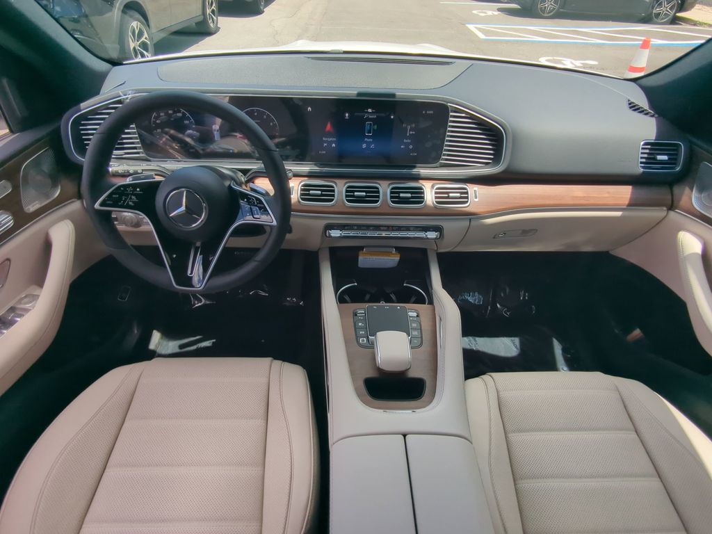 2025 Mercedes Benz GLE 450 4MATIC photo 2