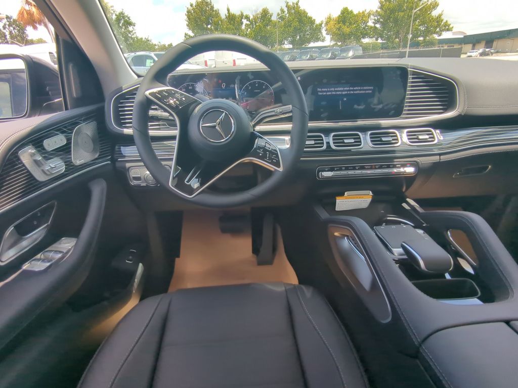 2025 Mercedes Benz GLE 450 4MATIC photo 3