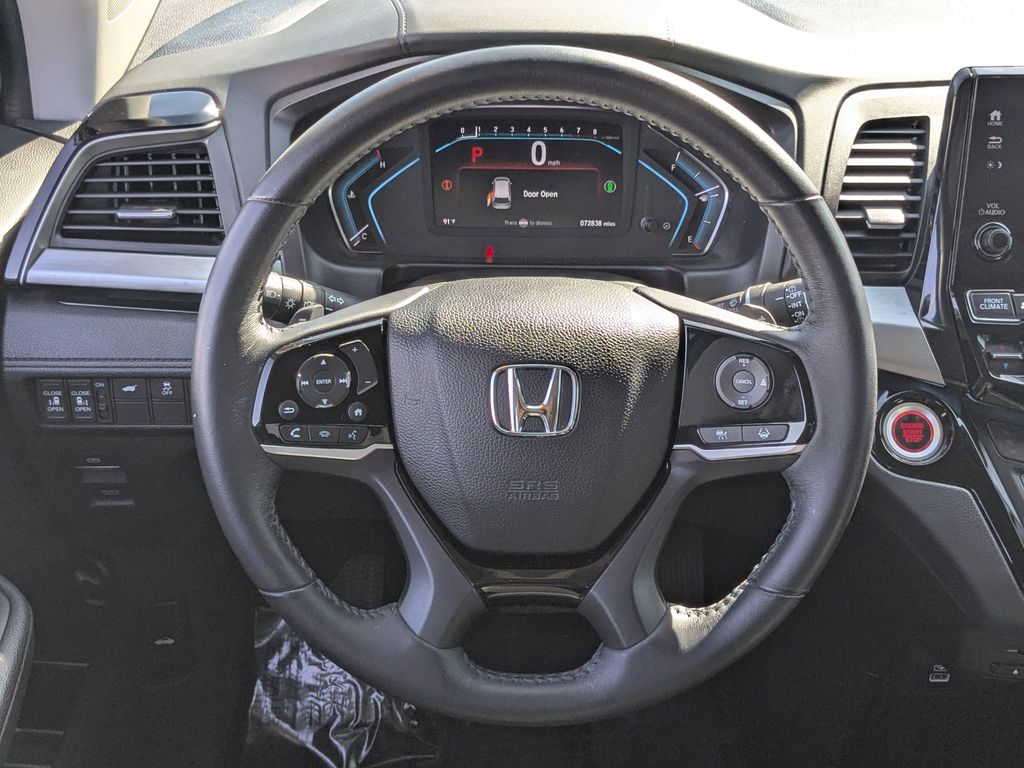 2021 Honda Odyssey Touring photo 3