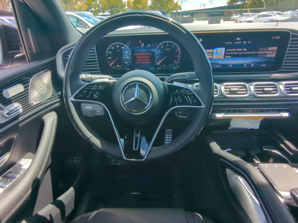 2026 Mercedes Benz GLS 450 4MATIC photo 3