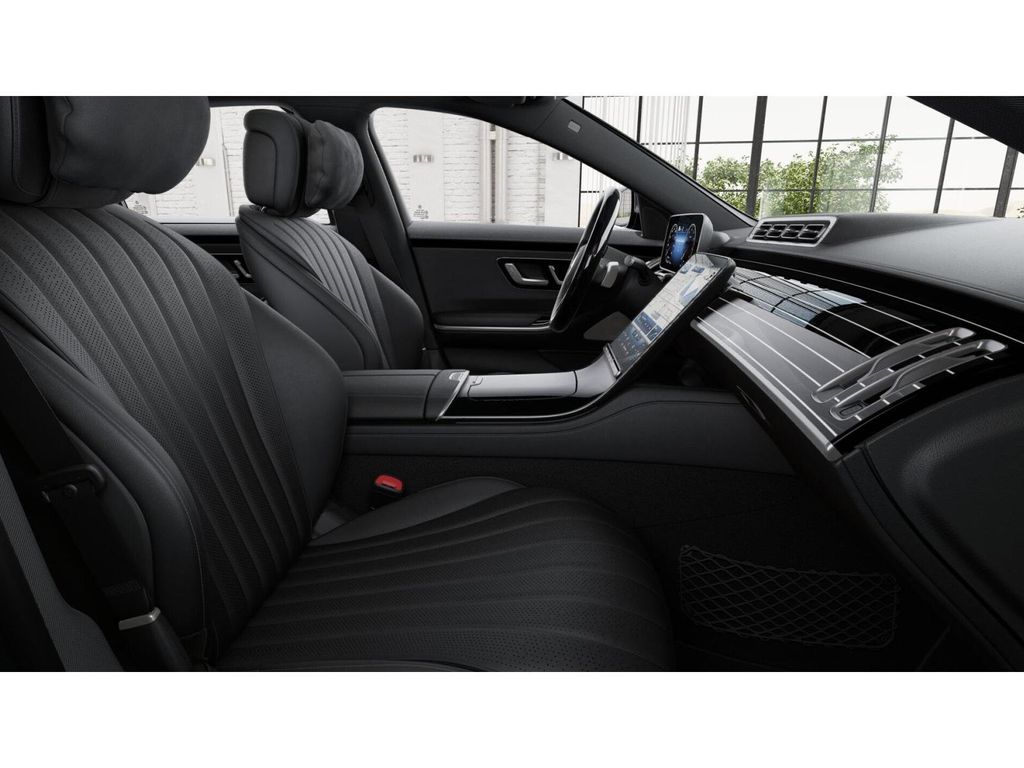 2026 Mercedes Benz S 500 4MATIC photo 4