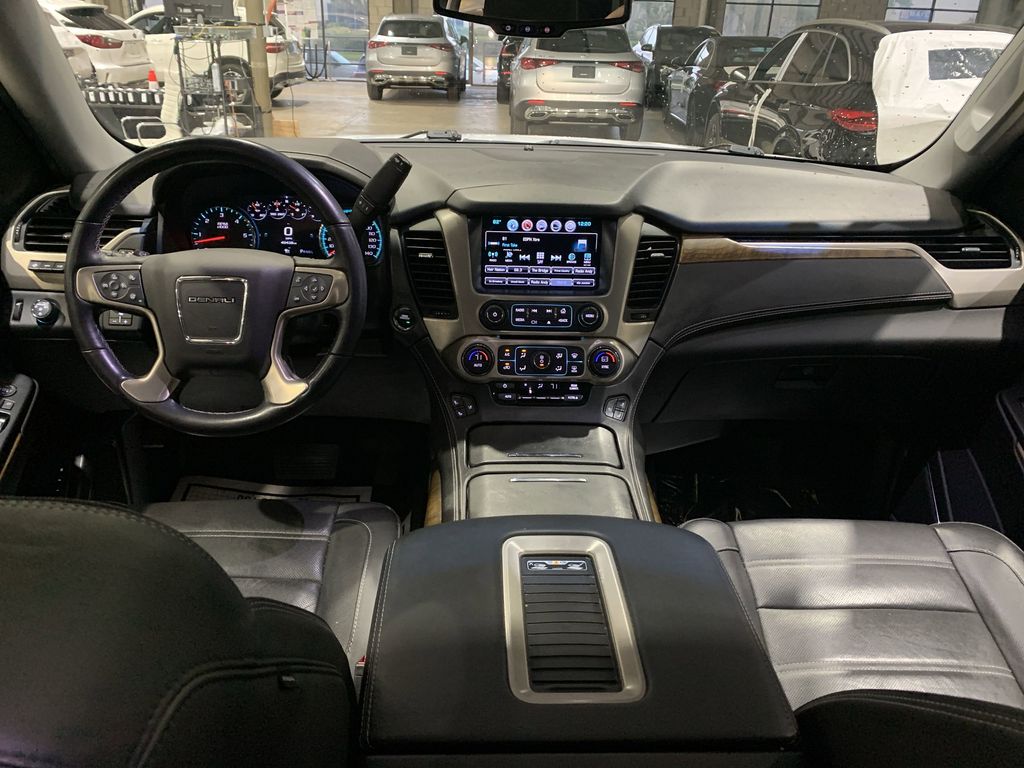 2019 Gmc Yukon XL Denali photo 2