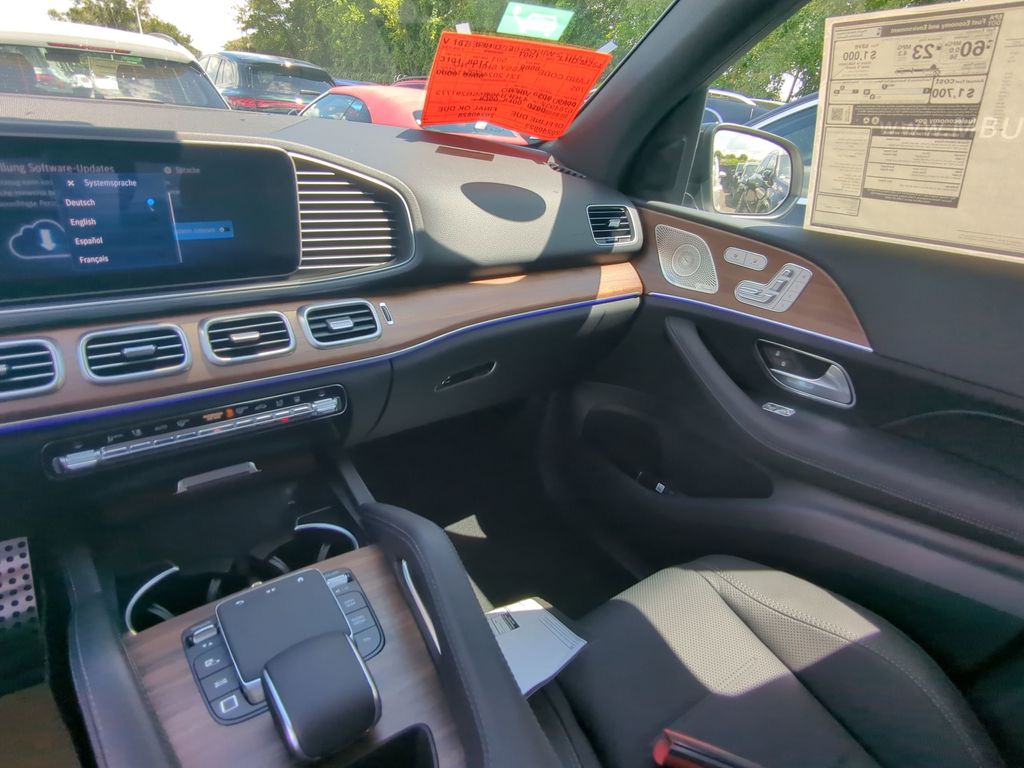 2025 Mercedes Benz GLE 4MATIC photo 4