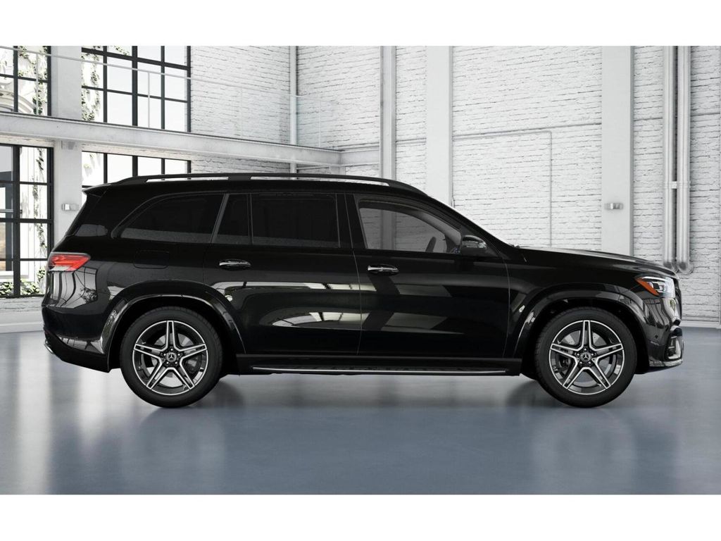 2026 Mercedes Benz GLS 450 4MATIC photo 2