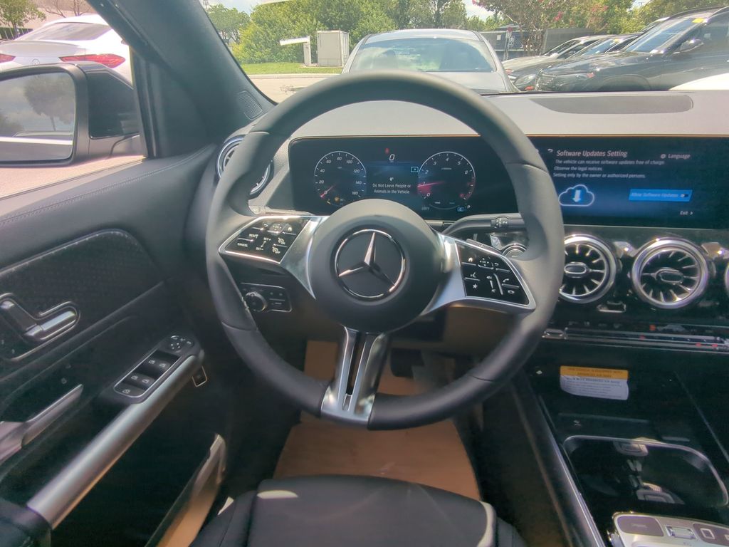 2025 Mercedes Benz GLA 250 photo 3