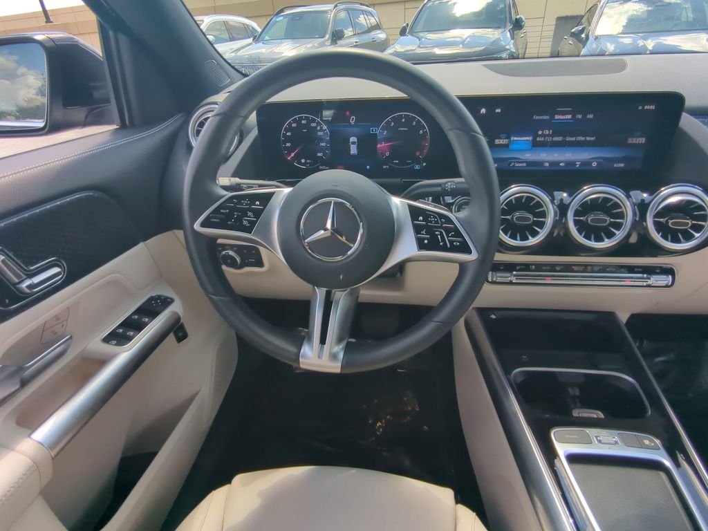 2025 Mercedes Benz GLA photo 3