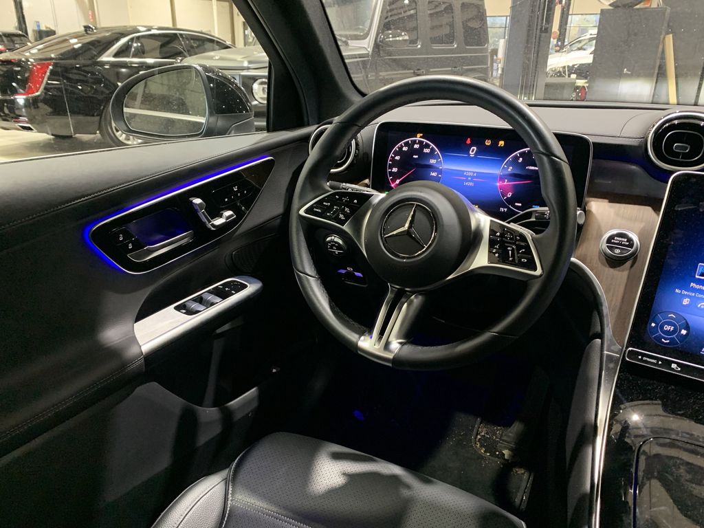 2024 Mercedes Benz GLC 4MATIC 300 photo 3