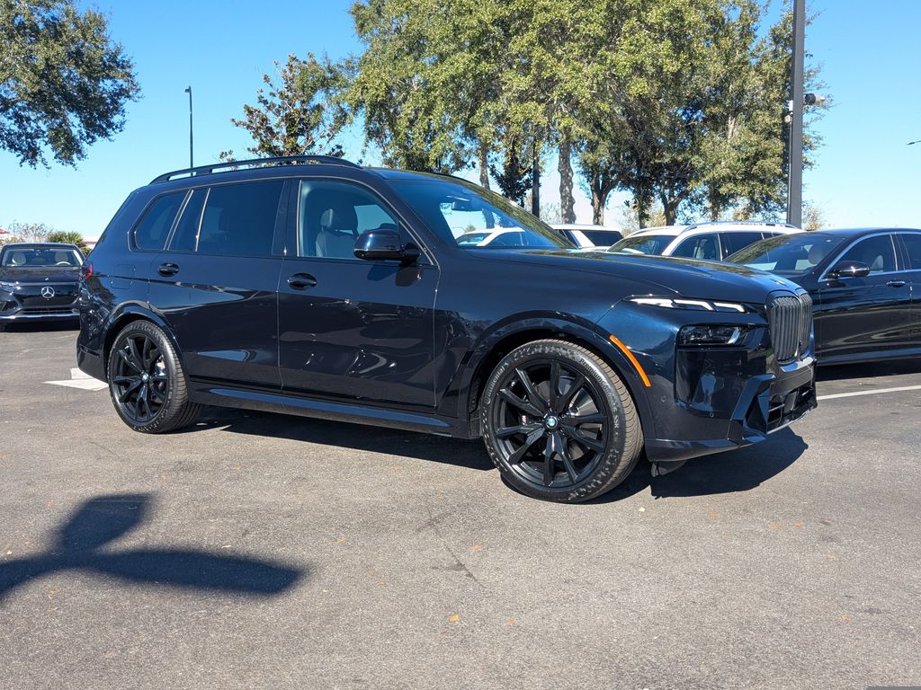 2023 BMW X7 40i's photo
