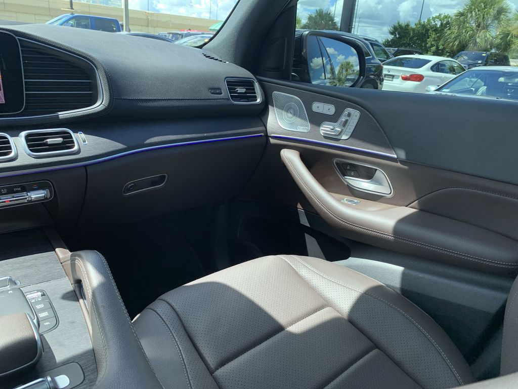 2022 Mercedes Benz GLS photo 4