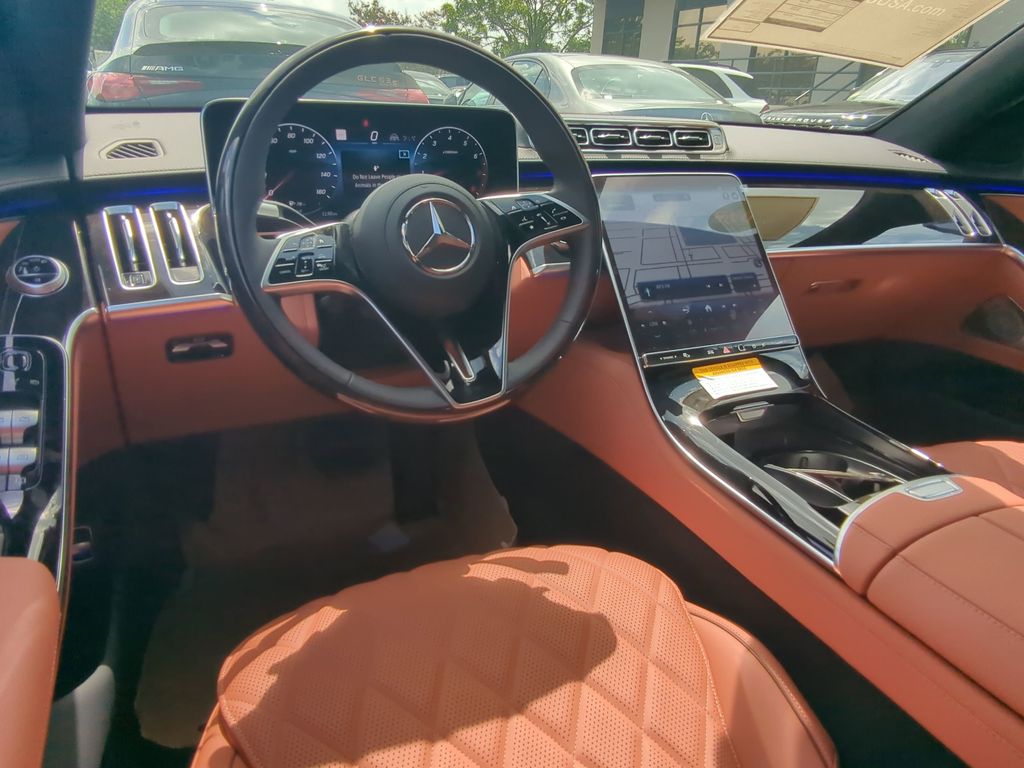 2025 Mercedes Benz S 580 4MATIC photo 2