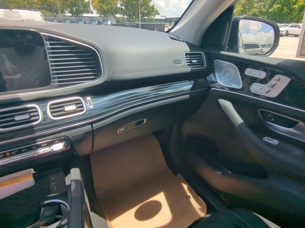 2025 Mercedes Benz GLE 450 4MATIC photo 4