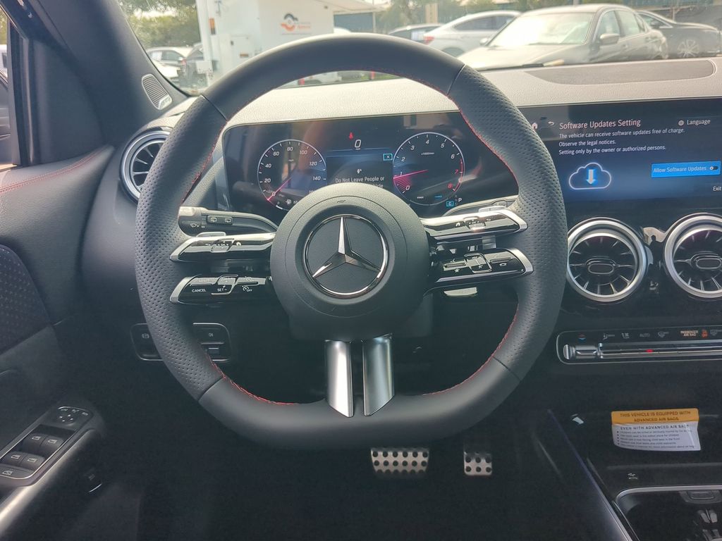 2025 Mercedes Benz GLA 4MATIC photo 3