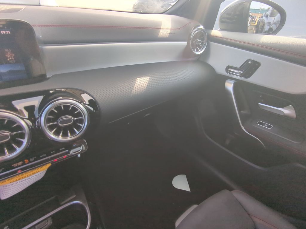 2026 Mercedes Benz CLA 250 photo 4