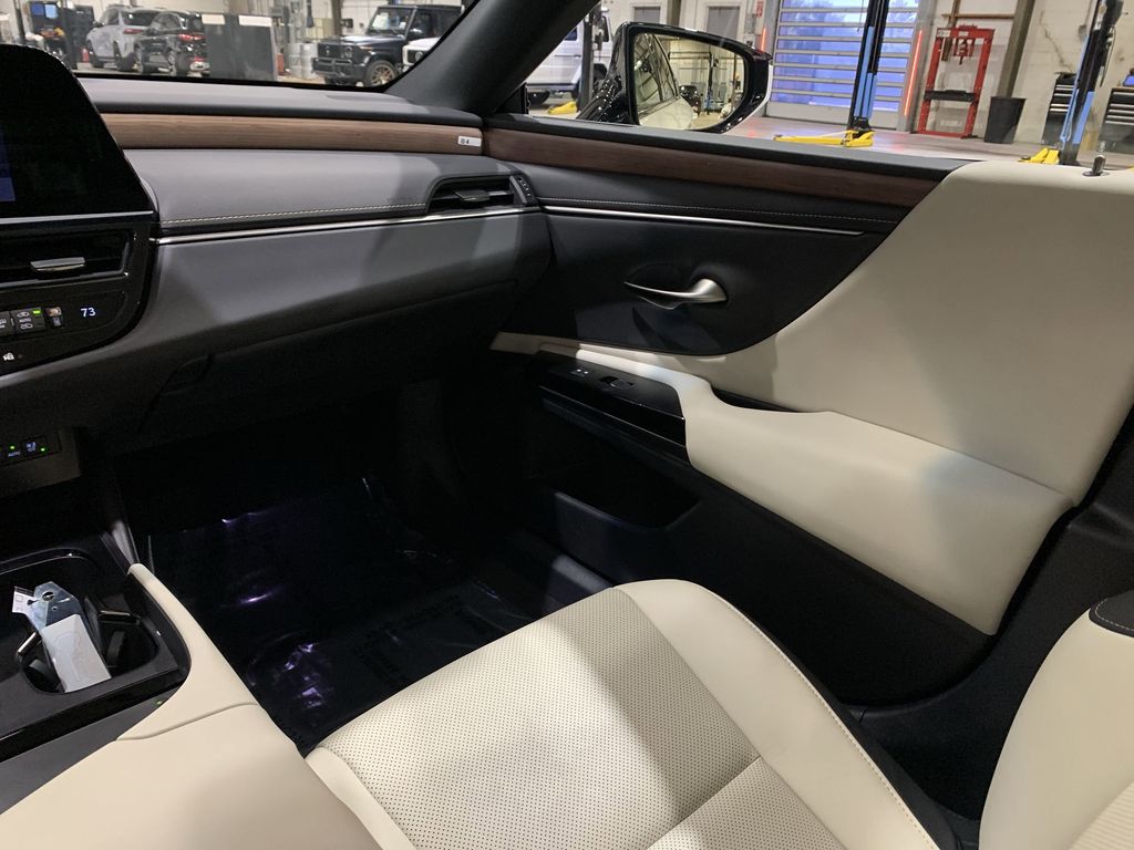 2024 Lexus ES 350 Premium photo 4