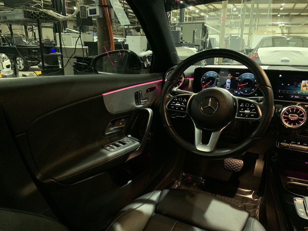 2021 Mercedes Benz A 220 4MATIC photo 3
