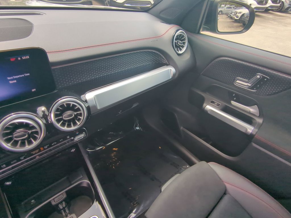 2024 Mercedes Benz EQB 300 4MATIC photo 4