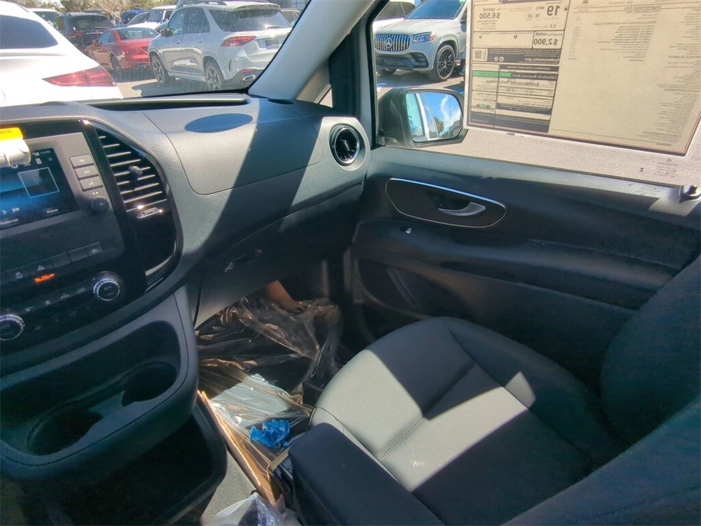 2023 Mercedes Benz Metris Passenger photo 3