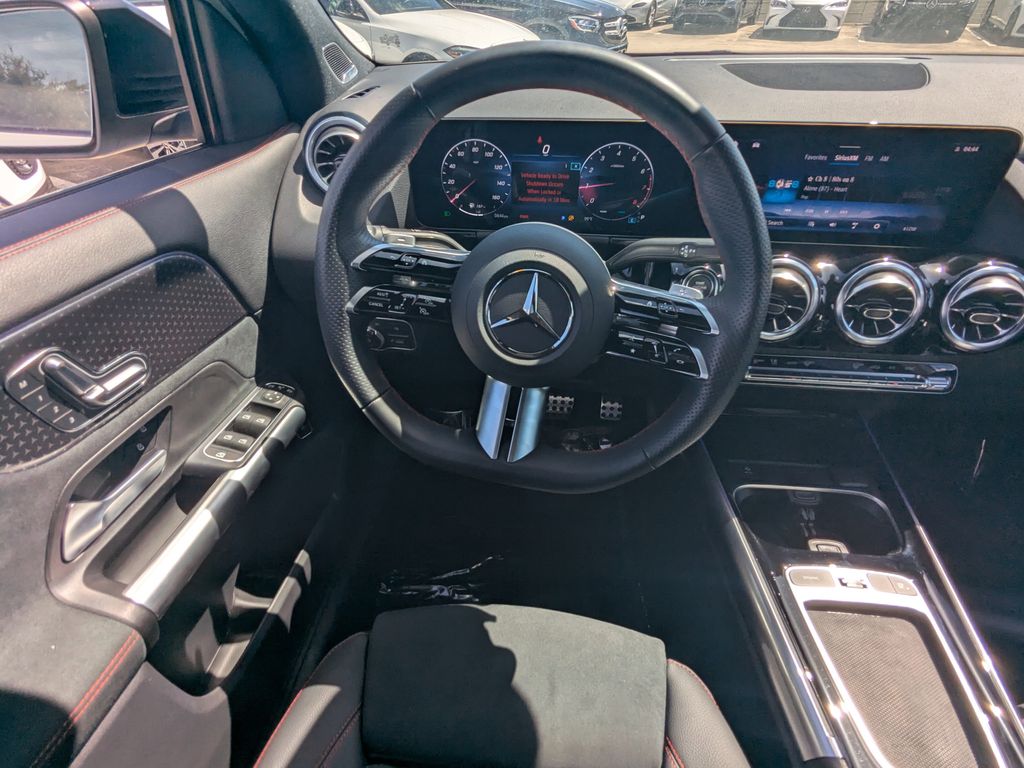 2025 Mercedes Benz GLA photo 3
